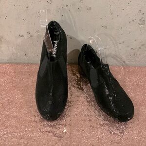 Vaneli Slip-In Sports Sneakers - Size 8.5 WW